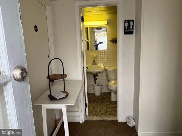 808 BETHLEHEM PIKE, Glenside, PA 19038