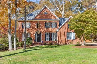 2307 Covington Cove Lane, Signal Mountain, TN 37377