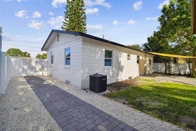 7508 N TAMPANIA AVENUE, Tampa, FL 33614