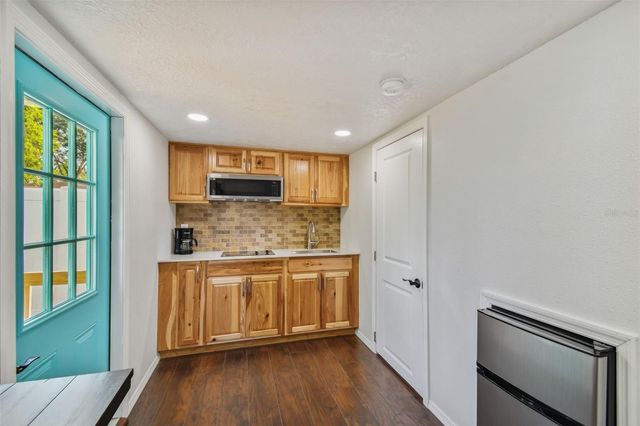 7508 N TAMPANIA AVENUE, Tampa, FL 33614