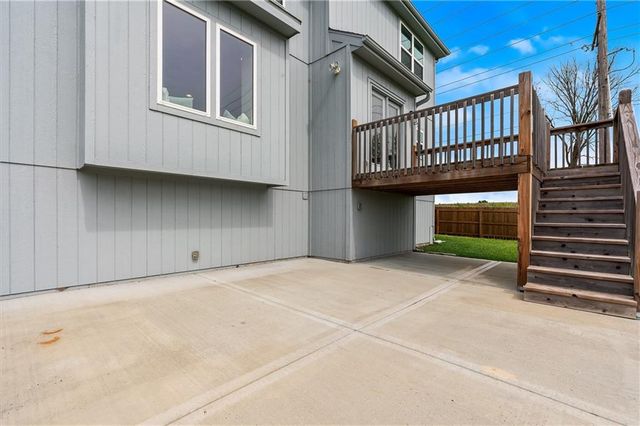2301 S Eagle Court, Independence, MO 64057