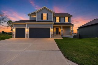 2301 S Eagle Court, Independence, MO 64057