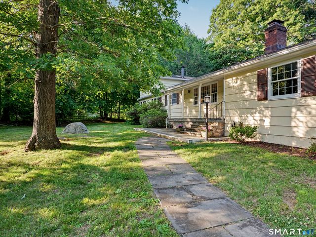 15 Flat Rock Drive, Ridgefield, CT 06877