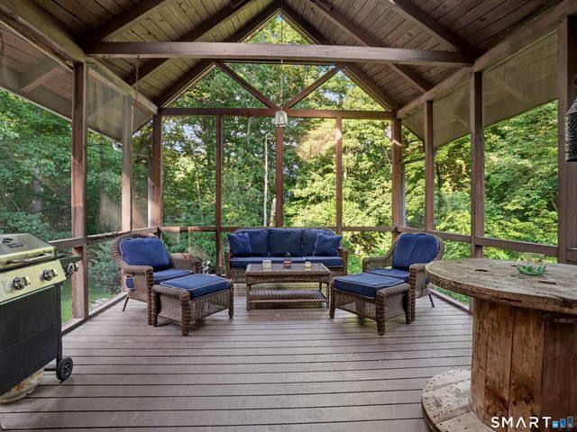 15 Flat Rock Drive, Ridgefield, CT 06877