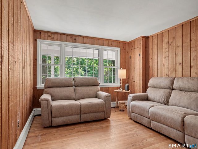15 Flat Rock Drive, Ridgefield, CT 06877