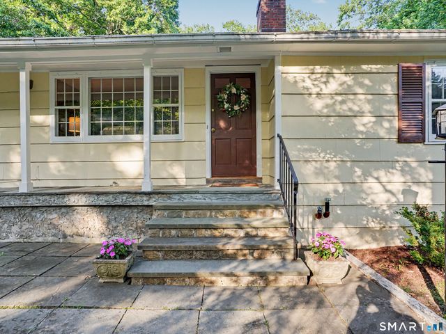 15 Flat Rock Drive, Ridgefield, CT 06877