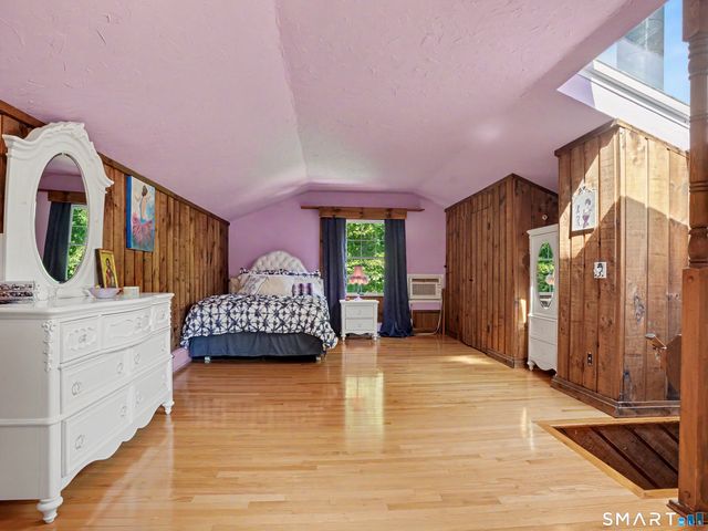 15 Flat Rock Drive, Ridgefield, CT 06877