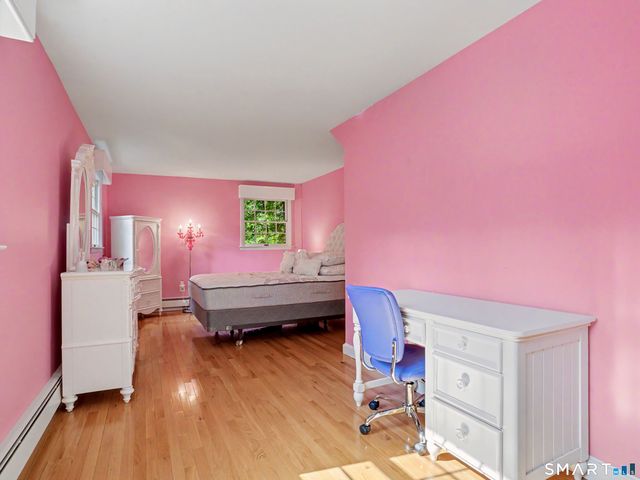 15 Flat Rock Drive, Ridgefield, CT 06877