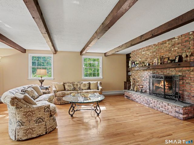 15 Flat Rock Drive, Ridgefield, CT 06877