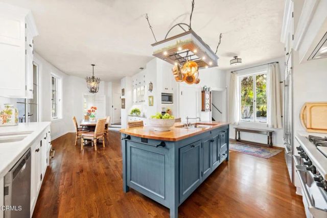 1290 Hillcrest Avenue, Pasadena, CA 91106