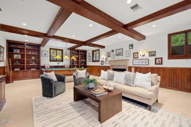 1290 Hillcrest Avenue, Pasadena, CA 91106