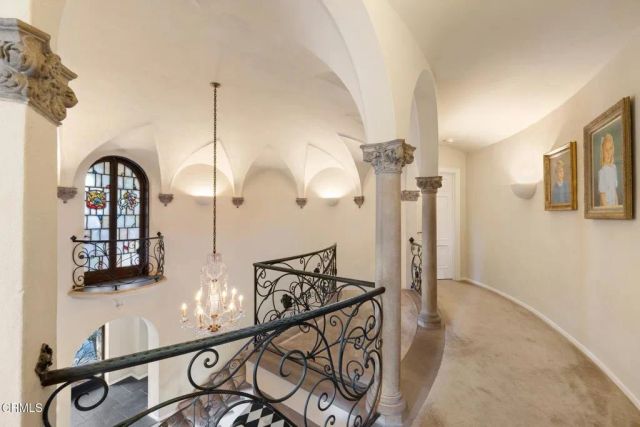 1290 Hillcrest Avenue, Pasadena, CA 91106