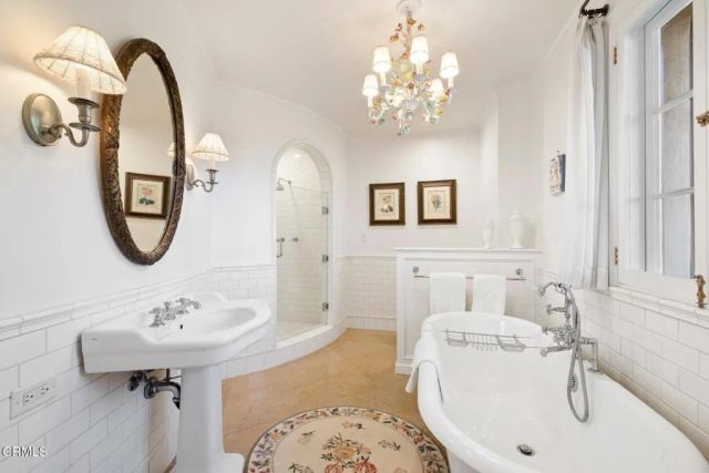 1290 Hillcrest Avenue, Pasadena, CA 91106