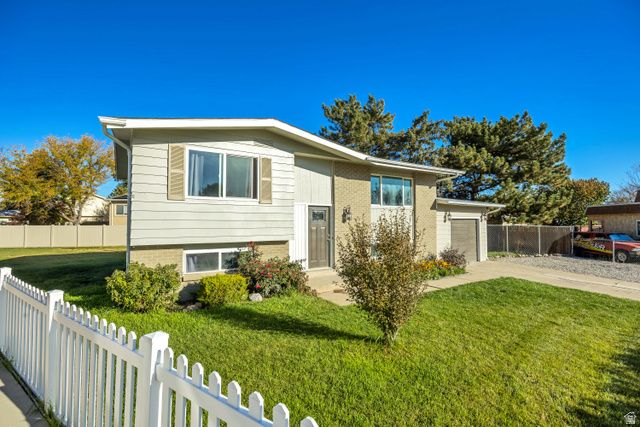 3814 W MANSFIELD CIR, West Jordan, UT 84084