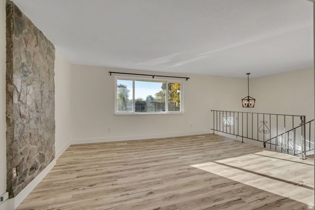 3814 W MANSFIELD CIR, West Jordan, UT 84084