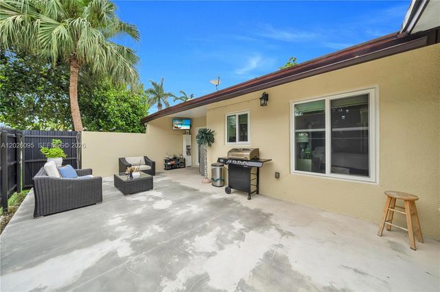 5835 SW 144th Cir Place, Miami, FL 33183