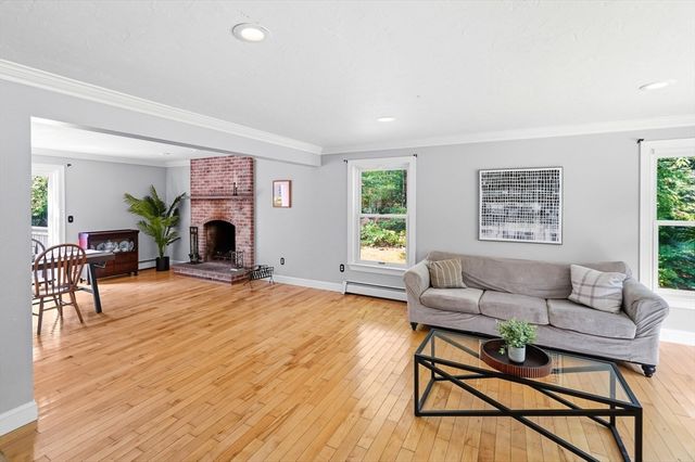 202 Baldwin St, Leicester, MA 01524