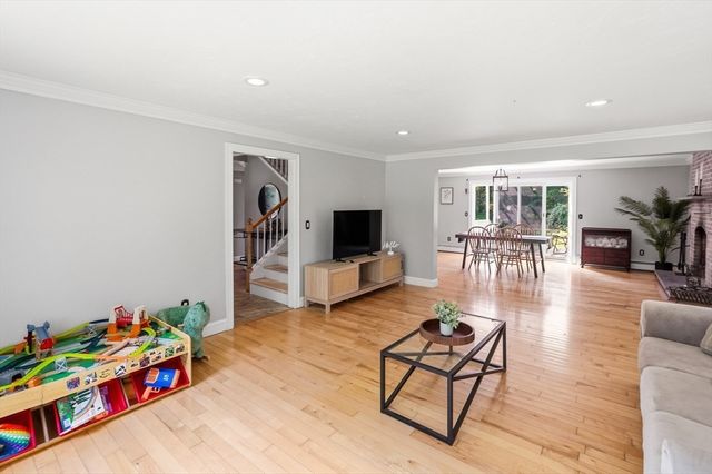 202 Baldwin St, Leicester, MA 01524