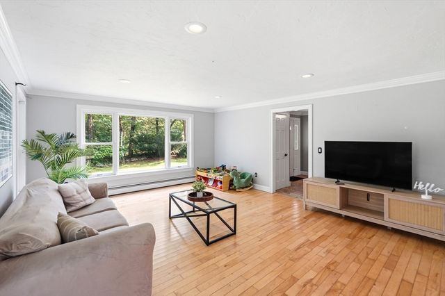 202 Baldwin St, Leicester, MA 01524