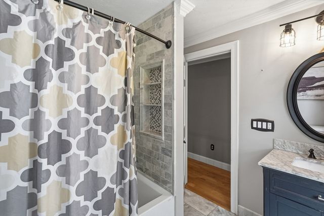 202 Baldwin St, Leicester, MA 01524