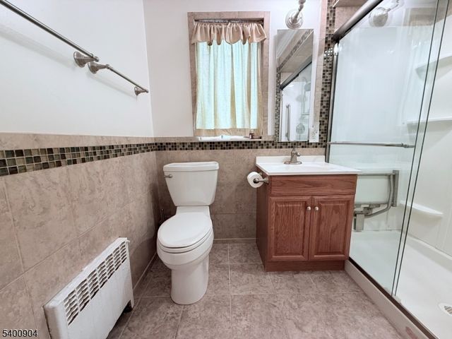 48 Broughton Ave 2, Bloomfield Twp., NJ 07003