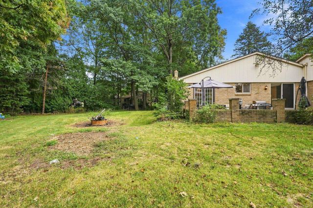 47795 Anna Court, Shelby Twp, MI 48315
