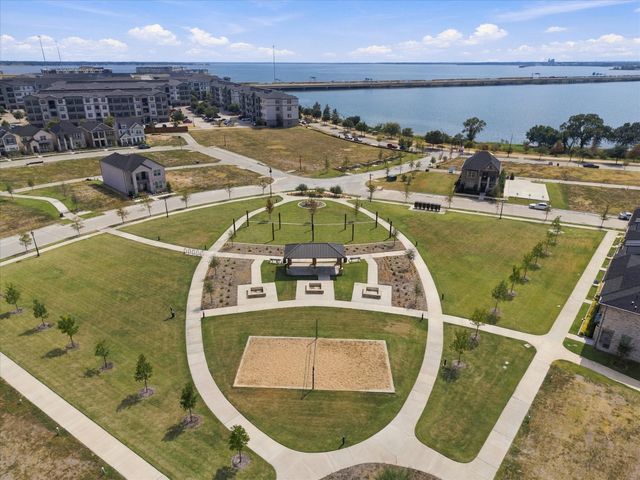 1814 Waterwalk Drive, Rowlett, TX 75088