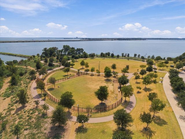 1814 Waterwalk Drive, Rowlett, TX 75088
