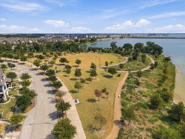 1814 Waterwalk Drive, Rowlett, TX 75088