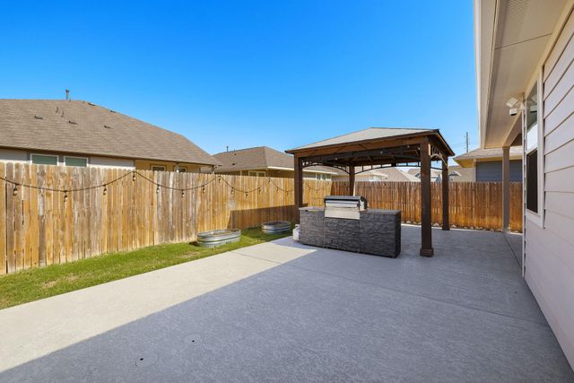 113 Lyrebird LN, Hutto, TX 78634