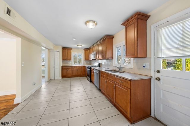 1118 Woodland Ave, Plainfield City, NJ 07060