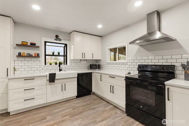 2010 13th Avenue NW, Puyallup, WA 98371