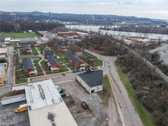 97 Helen St, Mckees Rocks, PA 15136