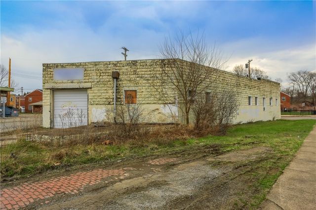 97 Helen St, Mckees Rocks, PA 15136