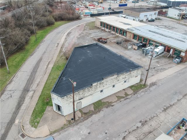 97 Helen St, Mckees Rocks, PA 15136