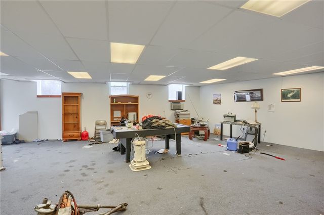 97 Helen St, Mckees Rocks, PA 15136