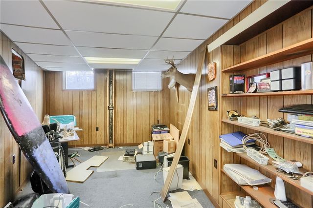 97 Helen St, Mckees Rocks, PA 15136