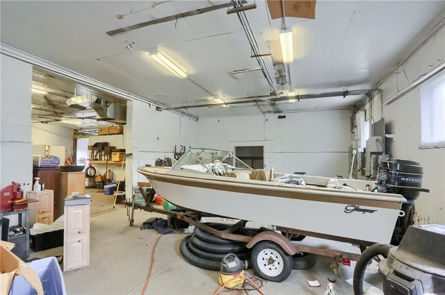 97 Helen St, Mckees Rocks, PA 15136