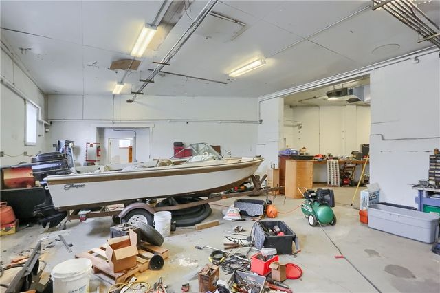 97 Helen St, Mckees Rocks, PA 15136