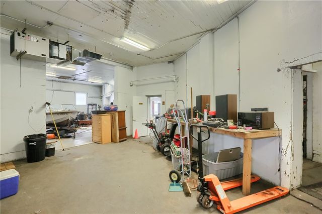 97 Helen St, Mckees Rocks, PA 15136