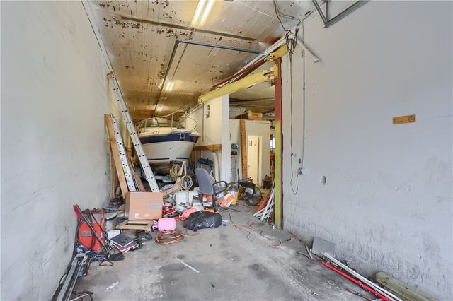 97 Helen St, Mckees Rocks, PA 15136