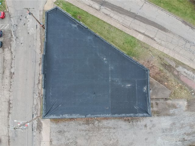 97 Helen St, Mckees Rocks, PA 15136