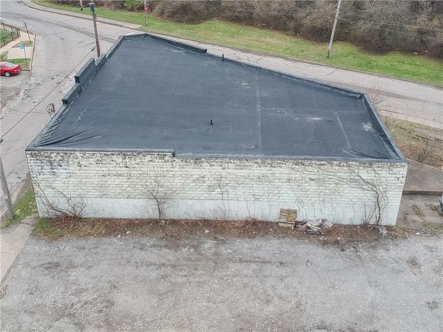 97 Helen St, Mckees Rocks, PA 15136