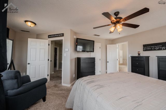 12 WORTHINGTON COURT, Wichita Falls, TX 76306