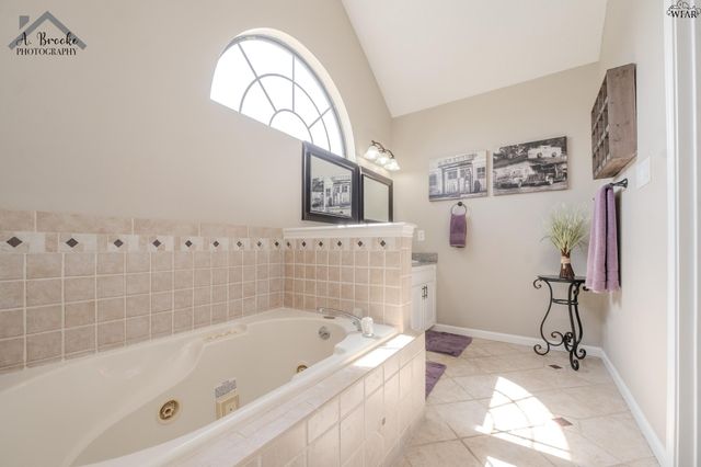 12 WORTHINGTON COURT, Wichita Falls, TX 76306