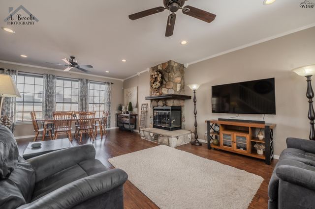 12 WORTHINGTON COURT, Wichita Falls, TX 76306