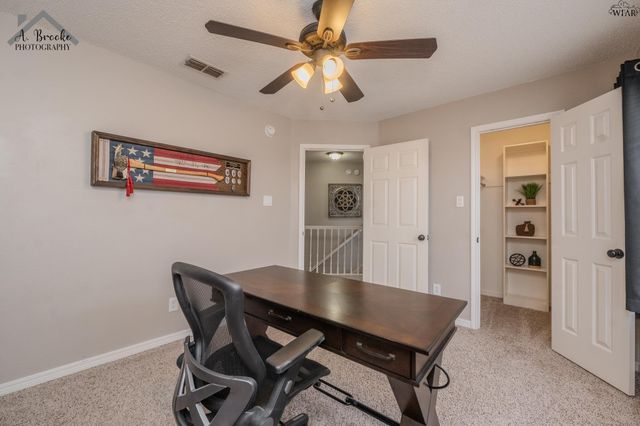 12 WORTHINGTON COURT, Wichita Falls, TX 76306