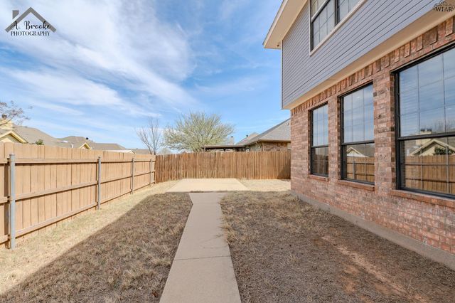 12 WORTHINGTON COURT, Wichita Falls, TX 76306