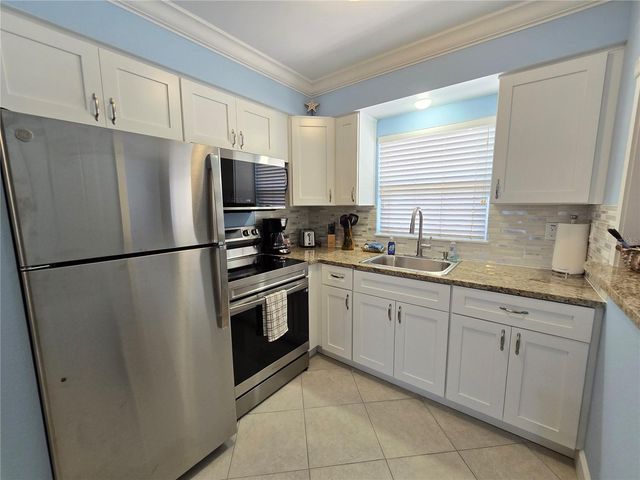 525 73RD AVENUE 2, St Pete Beach, FL 33706