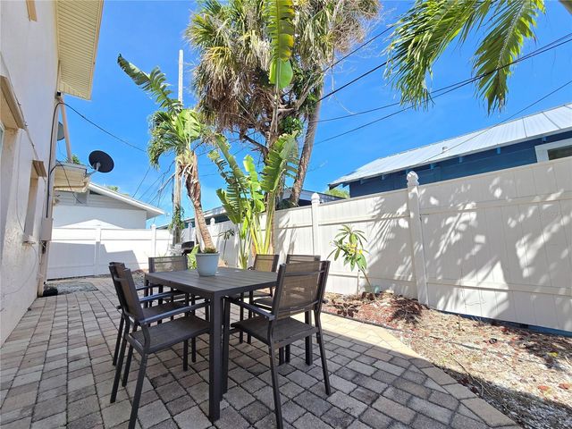 525 73RD AVENUE 2, St Pete Beach, FL 33706